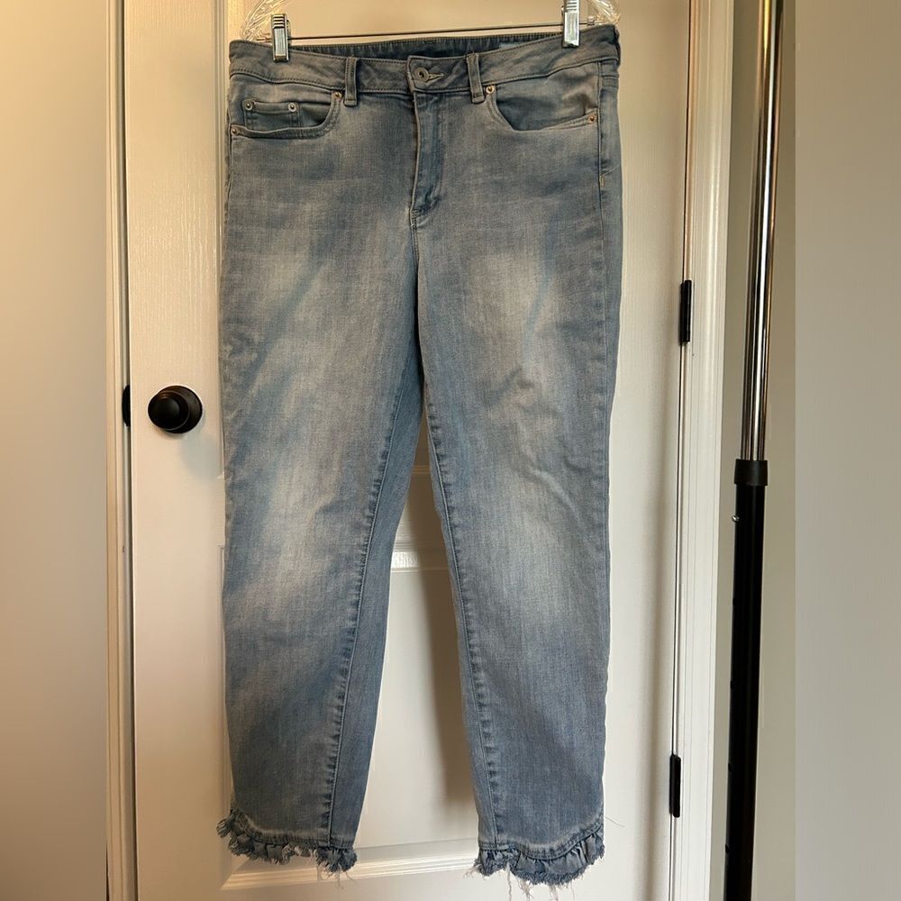 CeCe Women’s Ankle Jeans with Bouquet Ruffle Size 12 Preowned